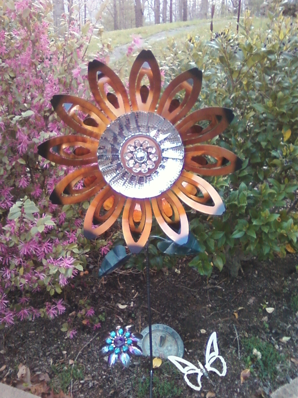 Ex Lg Painted Stainless Flower Yard Art